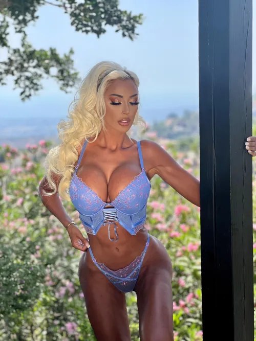 Thumbnail Will This Outfit Work for You? HollyJayDeacon's Fashion Tips | Babes