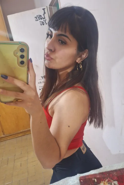 Thumbnail Brunette's Workday Selfie: Simple Yet Stunning - by M4yel3n98