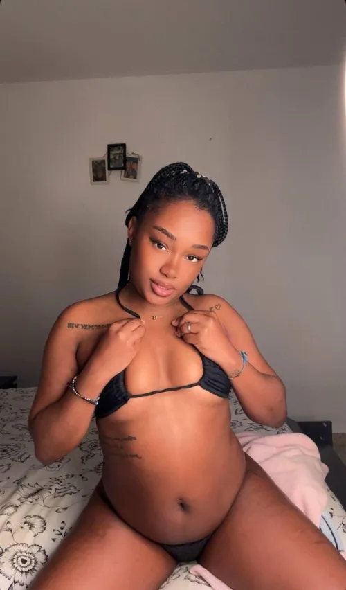 Thumbnail Contemplating Stereotypes: Dive into sweet__venus' Provocative Question on raceplay