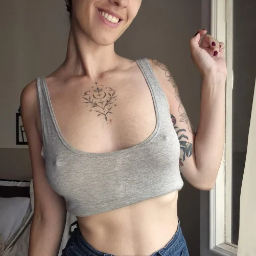 Thumbnail Be Stylish at 36: MissyJulie1 and the Power of Crop Tops