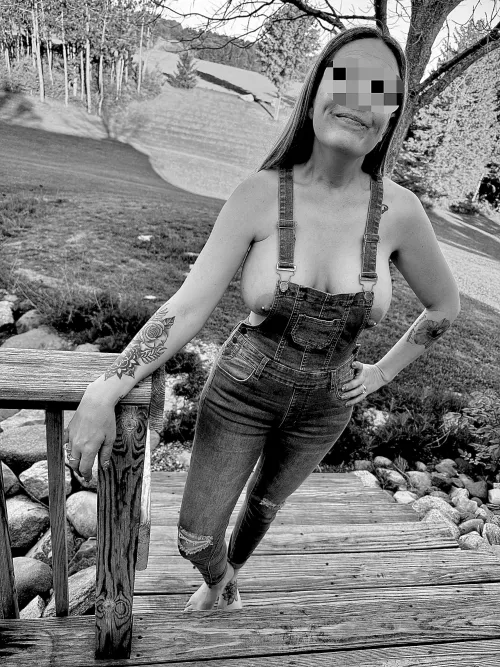 Thumbnail Happy Monday Vibes: A Peek into BigBoobsGW with piercednipsxxx