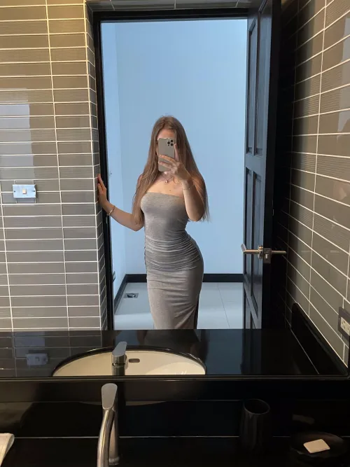 Thumbnail What to Wear on Your First Date: MirrorSelfie Fashion Tips