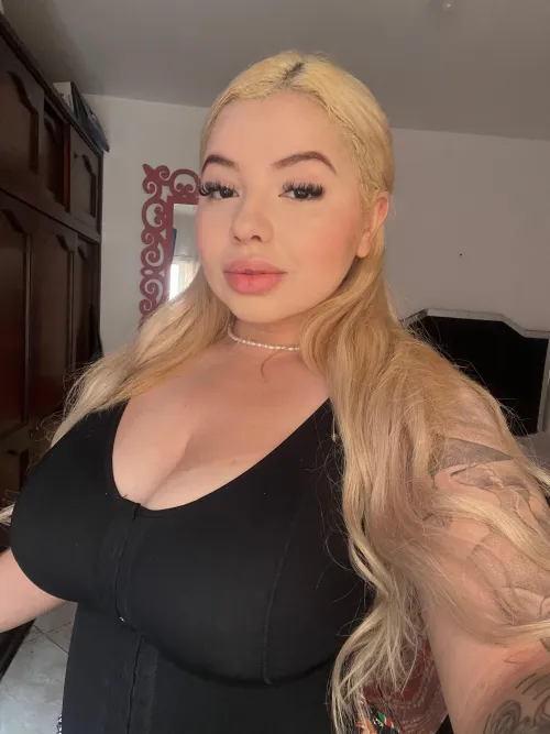 Thumbnail Embracing Self-Love: Exploring the Sexiness Authored by baby_isabella in the Category of Cleavage