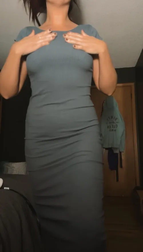 Thumbnail Maeghannn2OF Dares: No Panties or Bra? A Sexy Revelation Awaited