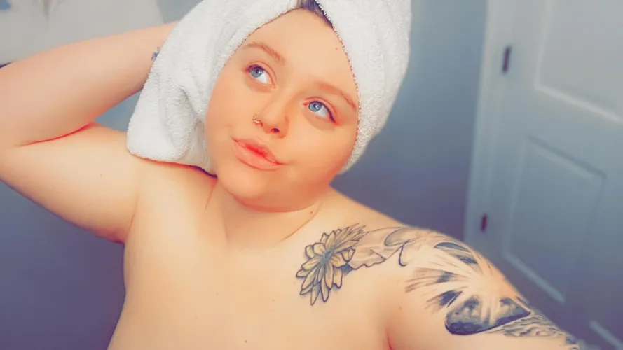 Thumbnail Blondiee2's BBW: All Clean and Ready for Fun