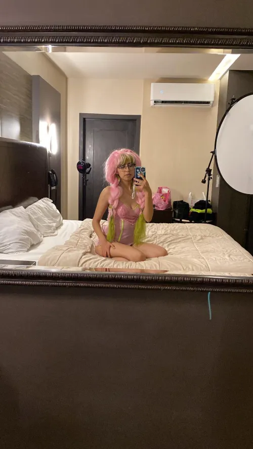 Thumbnail Harunoisa's Mitsuri Cosplay: An Antique Race to Beauty