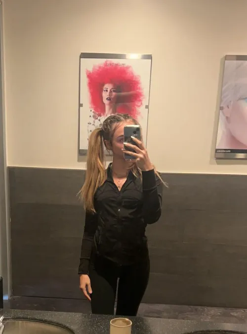 Thumbnail Mastering the Mirror Selfie: Techniques for Picture-Perfect Moments by sirenskiss3