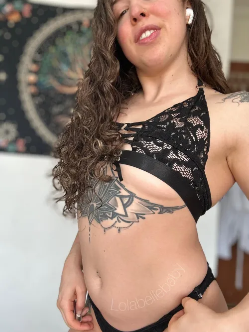 Thumbnail Do You Like My Top by lolabellebaby in underboob