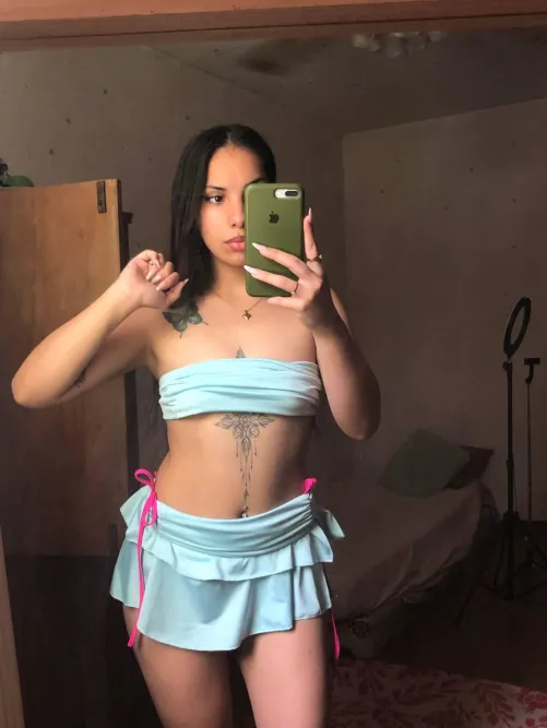 Thumbnail Discovering Pleasure: In Praise of the Petite by SexxyScene