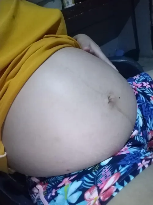 Thumbnail Cravings of a Pregnant Petite at Almost 8 Months