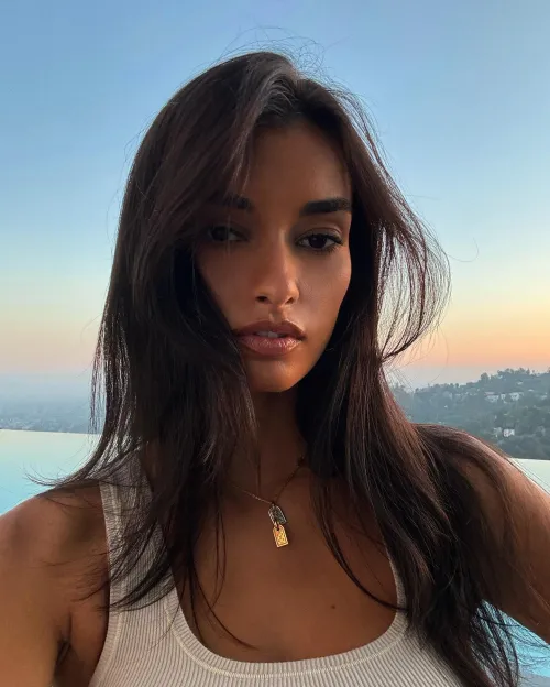 Thumbnail Gizele Oliveira: A Showcase of Beauty in the PrettyGirls Scene