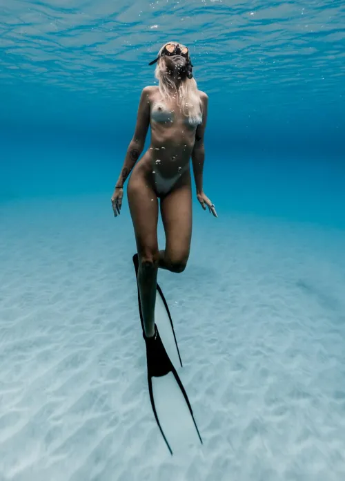 Thumbnail Discovering the Essence of Skin Diving | girlsdoingstuffnaked