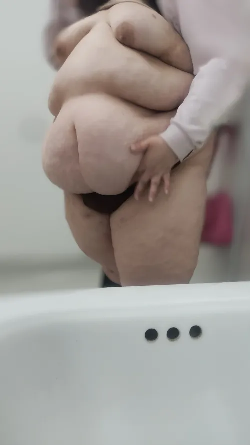 Thumbnail Embracing Confidence: Public Display with sillysaltt