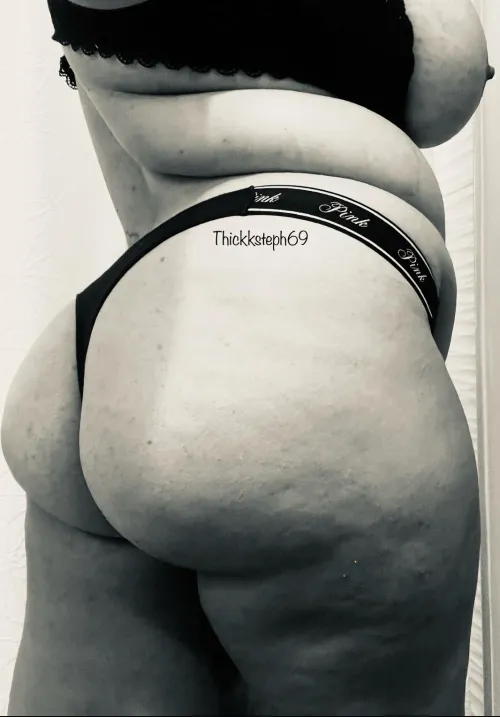 Thumbnail AmazingCurves: Which Curves Catch Your Eye? - Insights from ThickkSteph69