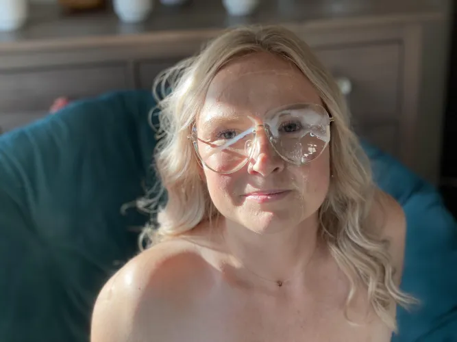 Thumbnail Intelligence in Frames: Glasses Enhancing the Look | AVAExposed
