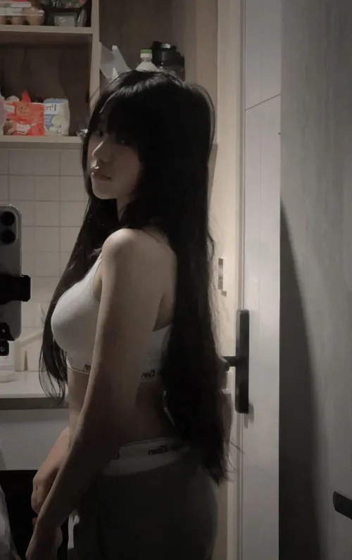 Thumbnail Karina's Appeal: Diving into Aespa's World by WinVirtual3042 | kpopfap Category