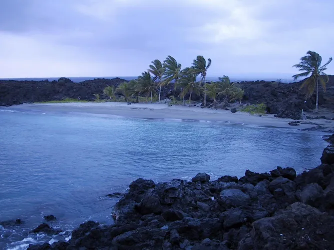 Thumbnail Hidden Beach in Hawaii's South Coast by Colapepsikinnie