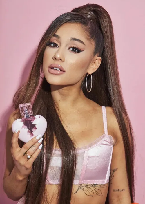 Thumbnail AlternativeStay274's Focus on Ariana Grande's Popularity