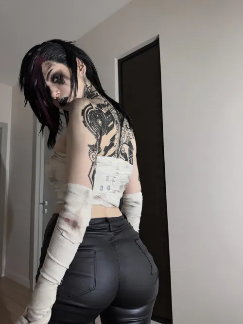 Thumbnail Goth Vi from Arcane Impresses - Alina Becker's Cosplay Showcase