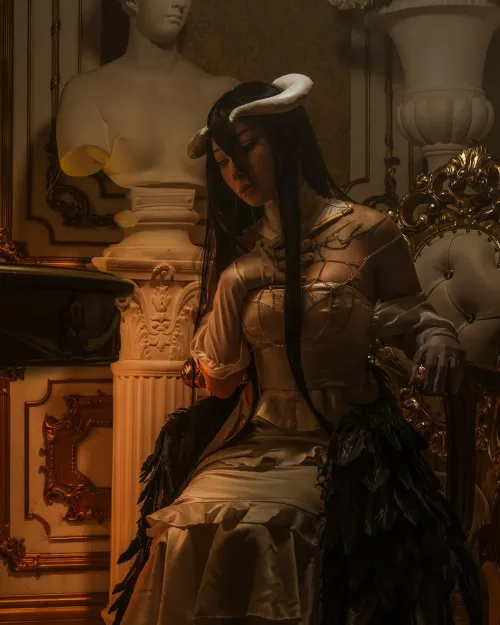 Thumbnail Albedo Cosplay Perfection by Atlaseuu: Beauty in Overlord
