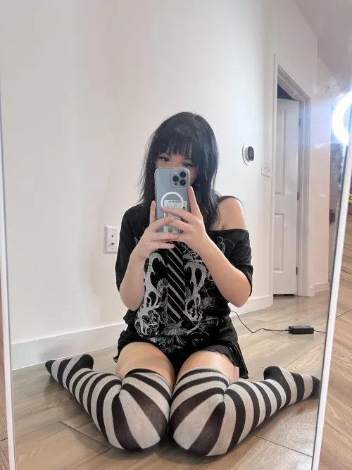 Thumbnail Irresistible Trouble by ScarletWhisper23 in Gothsluts