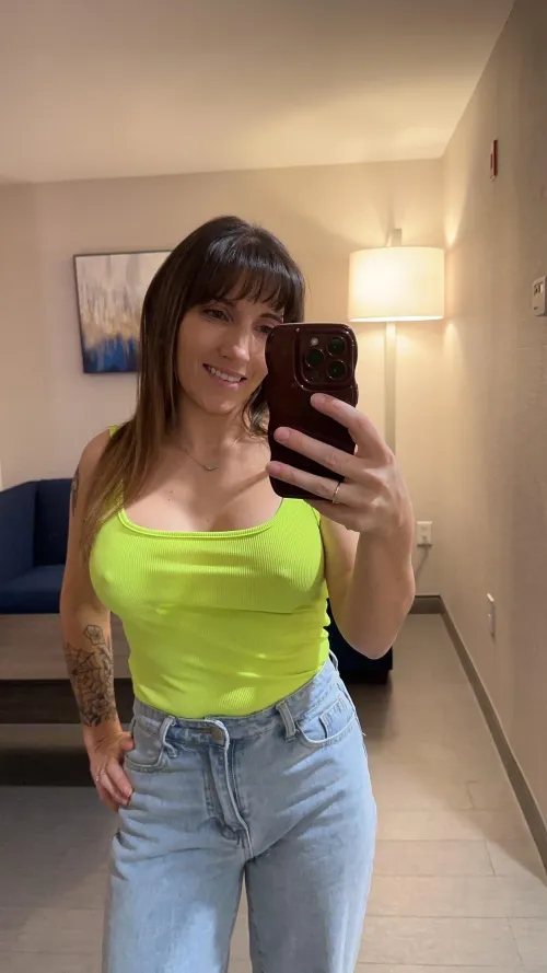 Thumbnail greengirl42069's Assertiveness: No Restrictions on Wearing