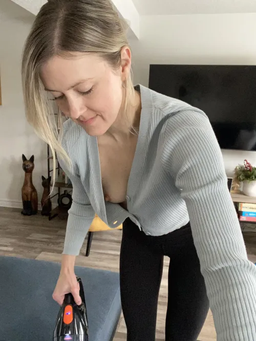 Thumbnail Sneak Peek into a Downblouse Scenario by Liz_XO_