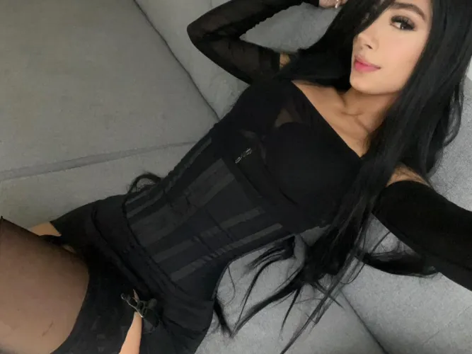 Thumbnail Finding a Guy for Daily Oral by SophieMiler | Emogirls