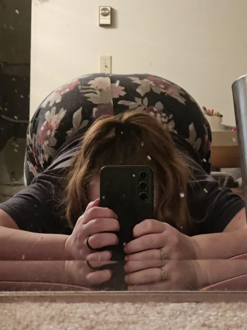 Thumbnail DM Me Your Next Move: Unveiling OnlyFans Promotions with emmafae88