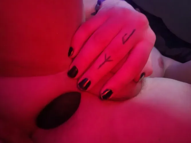 Thumbnail Tall Girls with Finger Tats: A Unique Attraction - dykesgonewild
