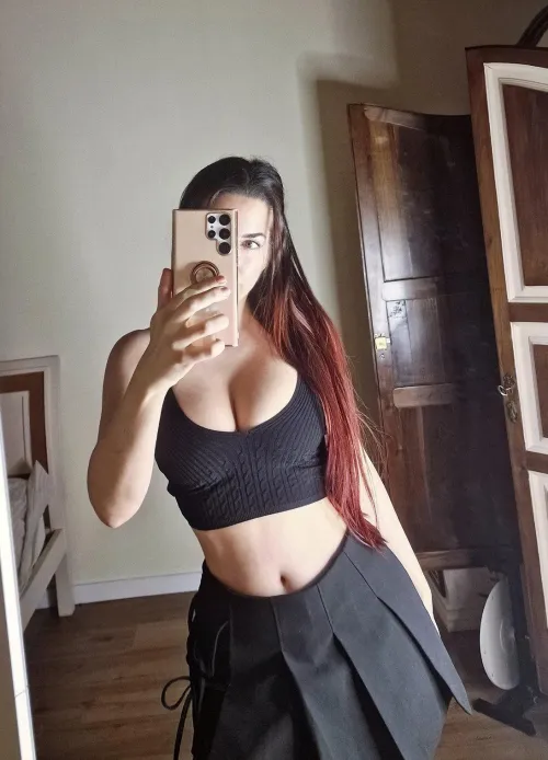 Thumbnail Chic and Stylish: All Black Crop Top Ensemble by miaubabygirl