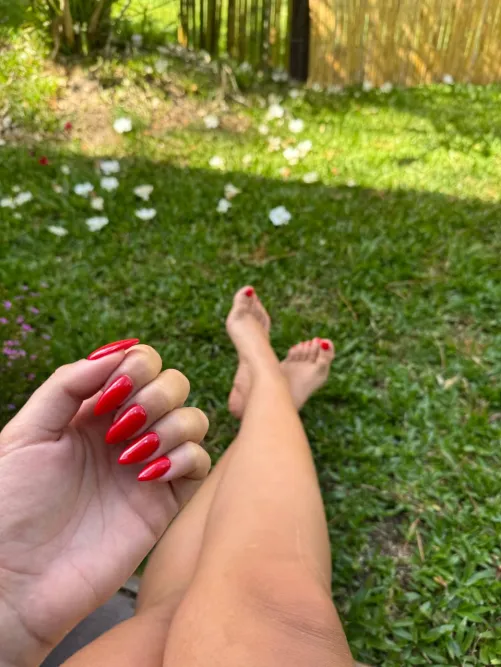 Thumbnail Engage in Conversation: What's Your Take? by Lexy_1234 | nailFetish