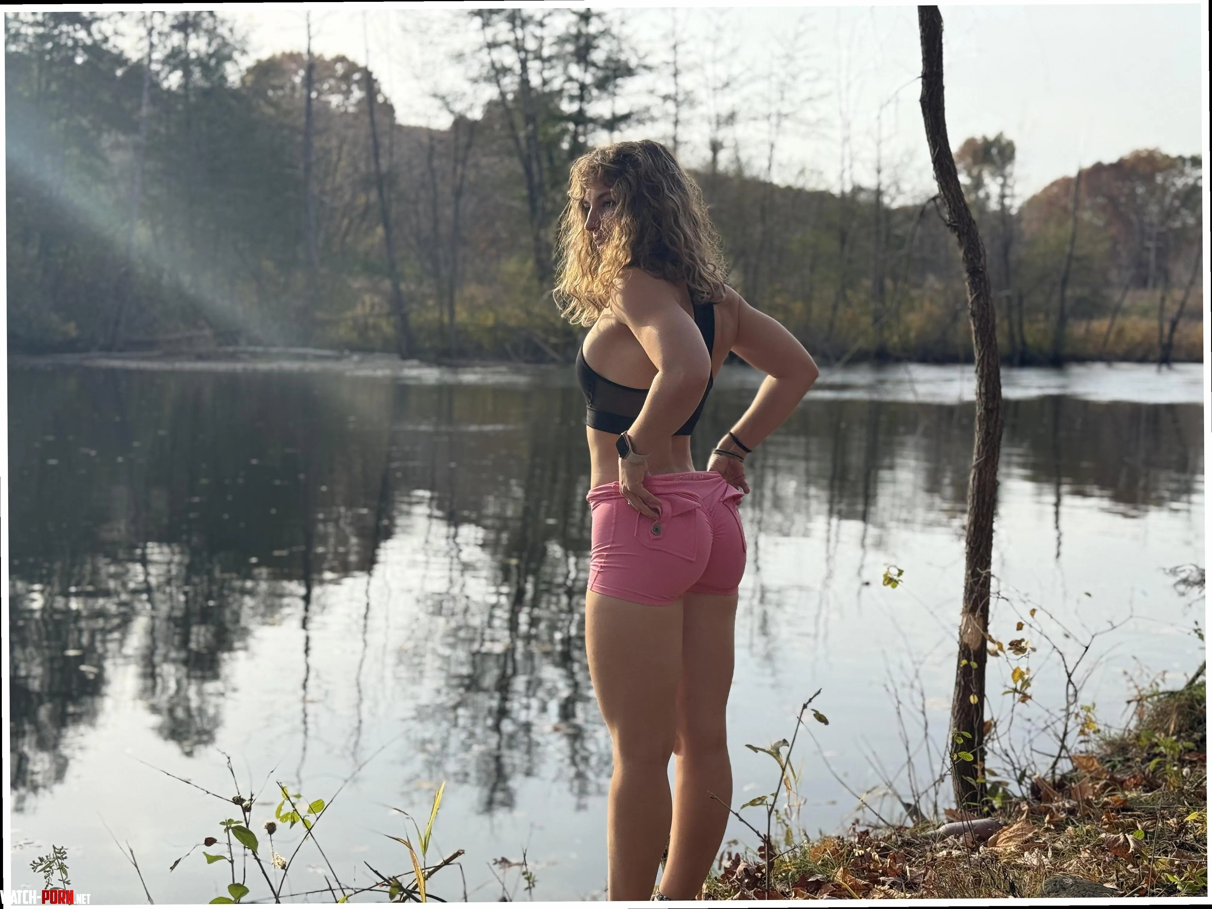 Just showing off my tight ass in this beautiful sunset by StudentAdmirable6302
