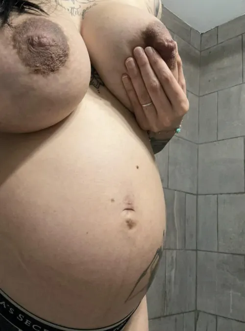 Thumbnail Queenof_Rainbow: Showcasing Delicate Pregnancy | PregnantPetite