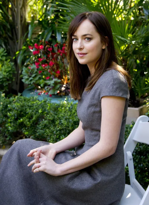 Thumbnail Summercloudsadness Showcases Dakota Johnson in Pretty Girls Category