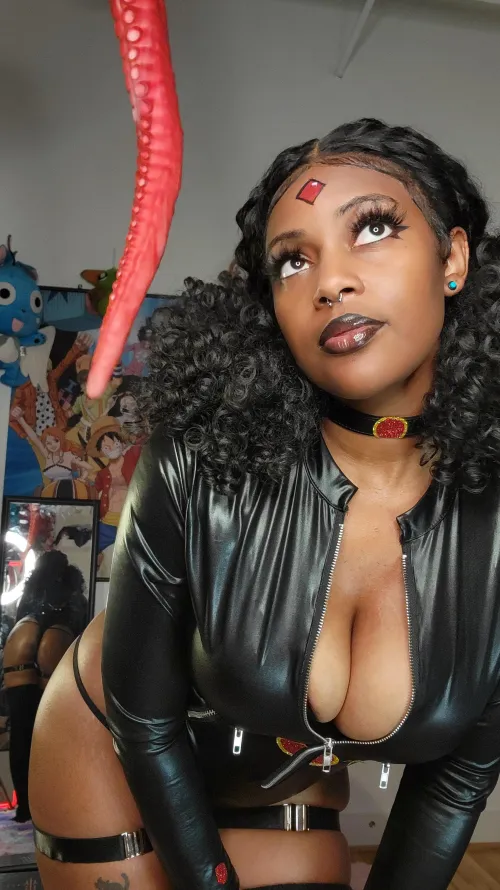 Thumbnail Charanneloves brings Raven to Life in Stunning Cosplay | Cosplaygirls