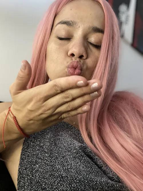 Thumbnail Foxyk4t Offers a Kissing Pout to Kickstart Your Day