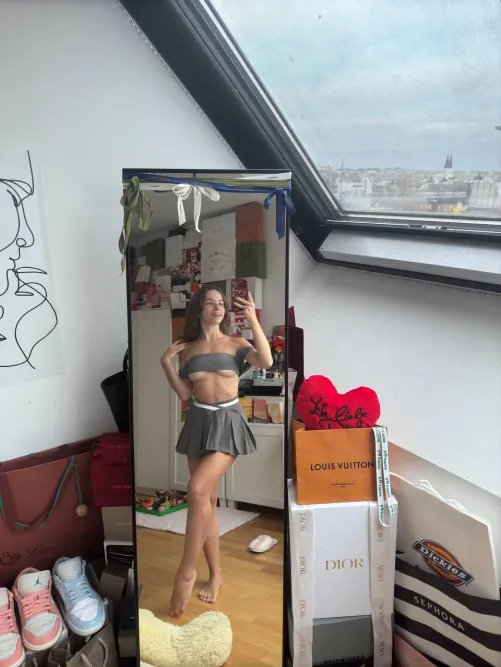 Thumbnail College Sweetheart Revealed - Explore underboob with AzureDuskk