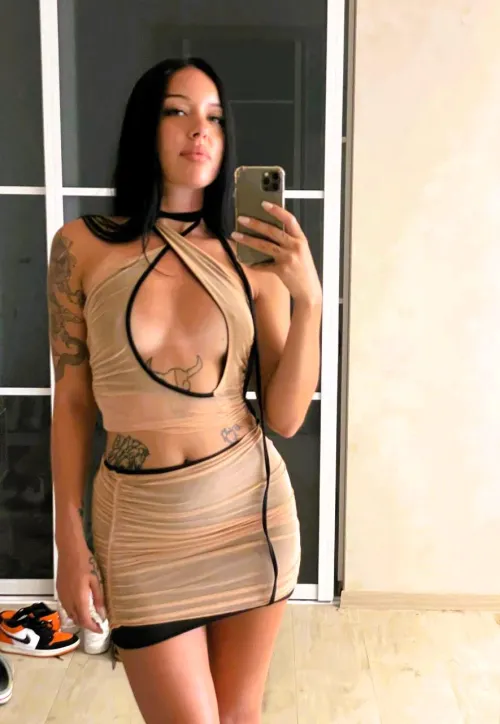 Thumbnail Necks Turn for Cleavage: Street Tales by sander081000