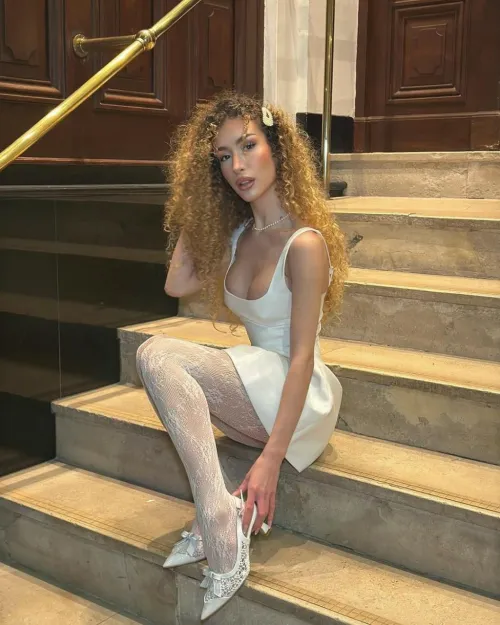 Thumbnail Elegance Defined: babydream_foxy's Dress Journey in classysexy
