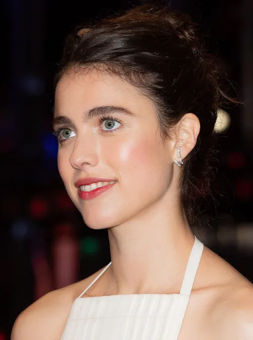 Thumbnail Margaret Qualley Unveiled by Reasonable-Owl-3857 in PrettyGirls Category