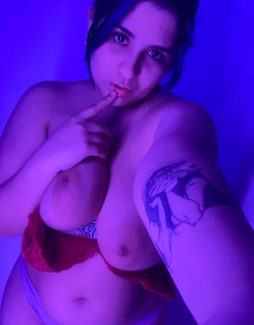 Thumbnail Seductive Tease: Showing Off My Juicy Tits by Hibabyyyy