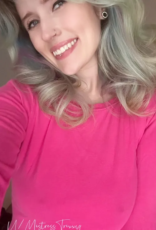 Thumbnail Morning Charm: Embracing Beauty Braless with MistressTrixxy