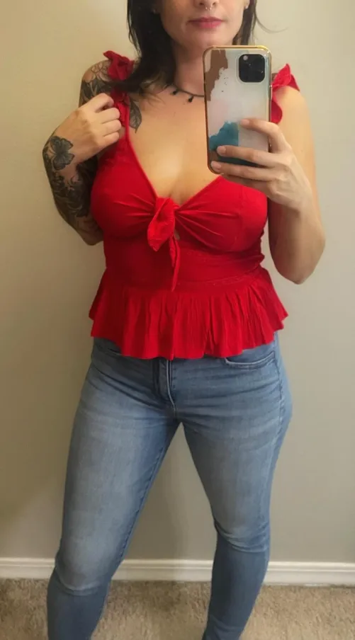 Thumbnail Top Notch Style: Celebrating Braless Fashion | dirrtydiana1992