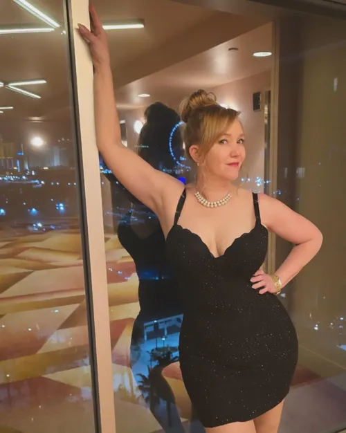 Thumbnail Little Black Dress Magic - Crystal_Sunshine_