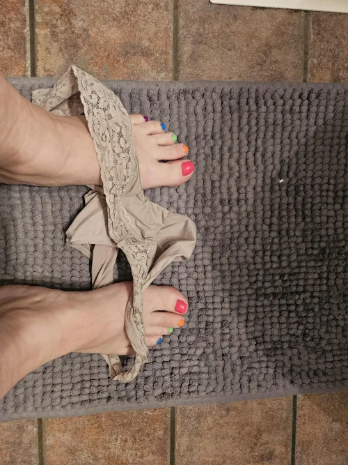 Thumbnail MilfPanties: Delving into the Allure of Panties and Painted Toes