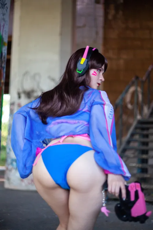 Thumbnail Mesmerizing DVa Cosplay by Rainbow Satanica