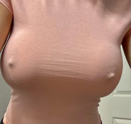 Thumbnail Game Day Glamour: Flaunting My Braless Style | Tropic_Panda_