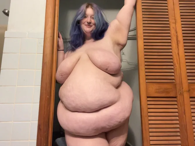Thumbnail Filling the Doorway: SSBBW Chronicles by thottieronnie