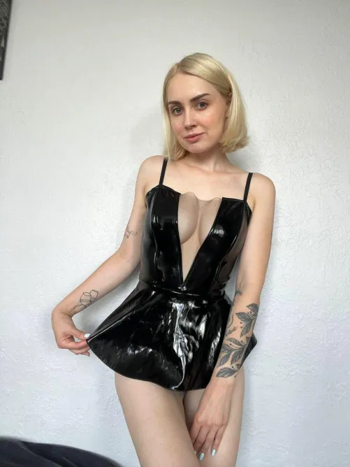 Thumbnail Radiant Confidence: LovelyAngelWhisper's Fetish Expression
